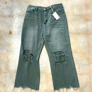 NWT Vervet distressed denim! Olive size 32